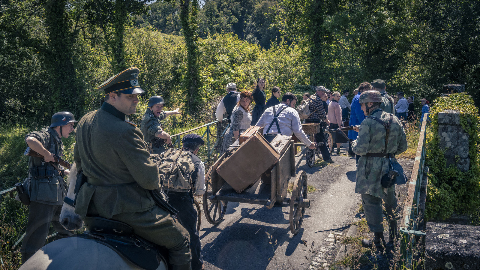 19440806-l-exil-des-carhaisiens.jpg