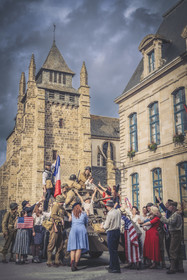 19440806-scene-de-liesse-a-la-liberation-de-saint-brieuc.jpg