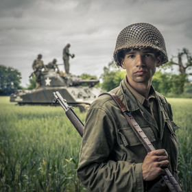19440730-l-armee-americaine-entre-en-bretagne.jpg