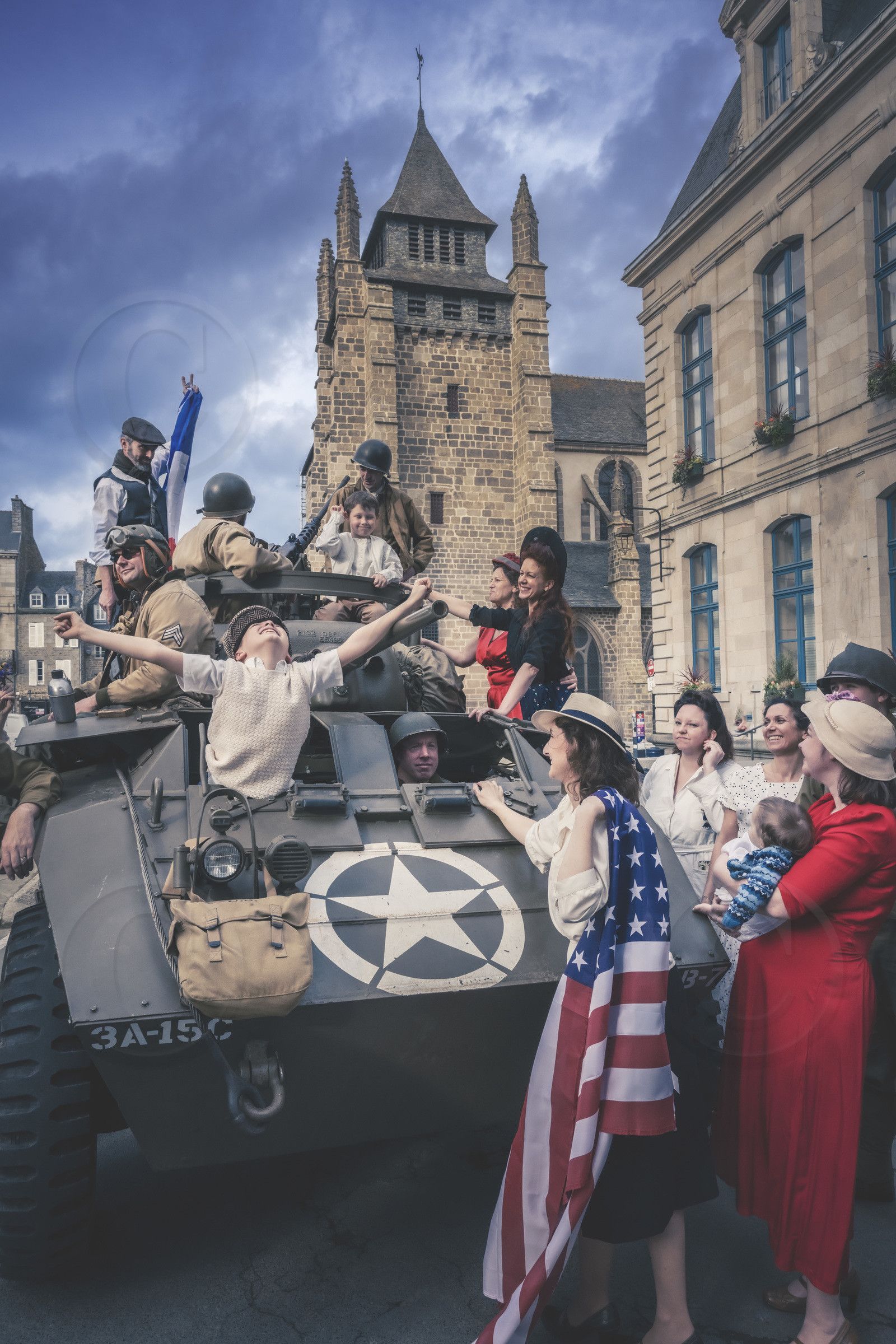 19440806-scene-de-liesse-a-la-liberation-de-saint-brieuc-2-.jpg